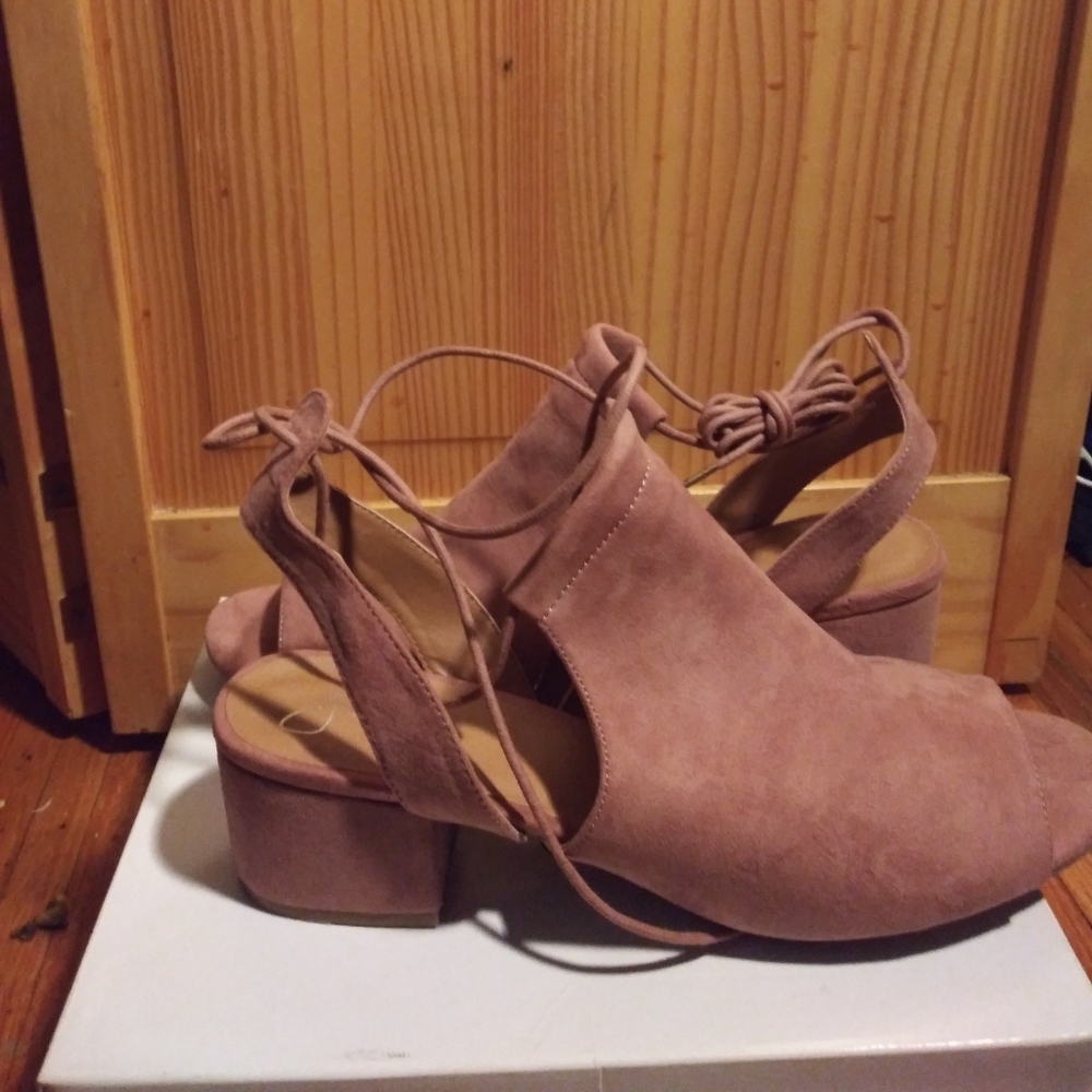 Sandals - Picture 2 of 2